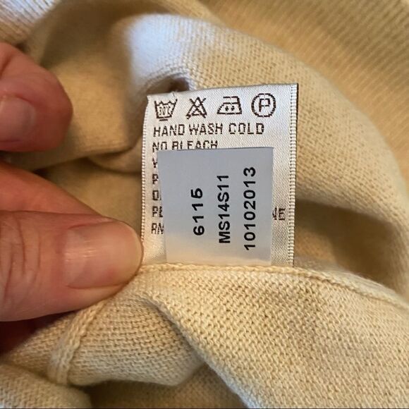 Peter Millar V neck sweater - Picture 4 of 6